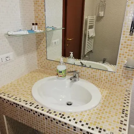 Ristorante La Vela 보스코리알레